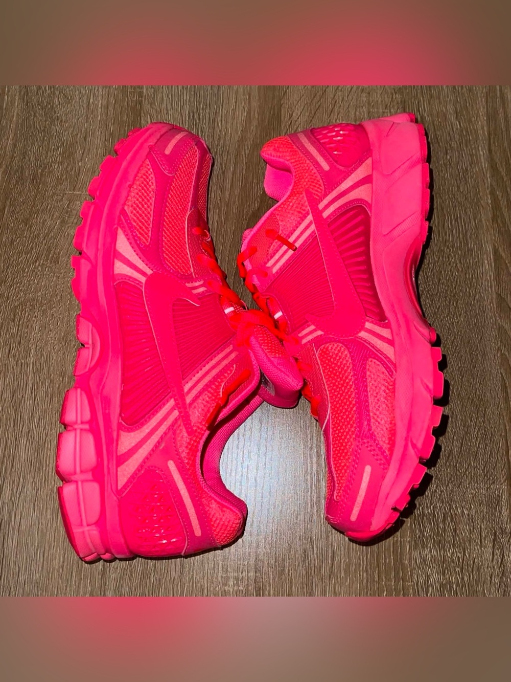 NWOB Nike Air Zoom Vomero 5 “Hot Punch” Men’s 11 Women’s 12.5